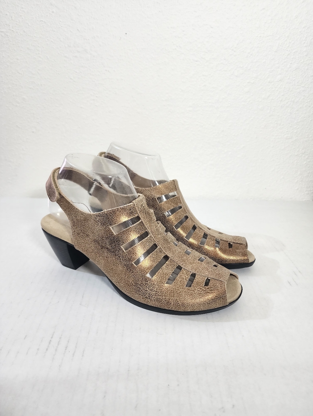 Munro American Women Gold Metallic Leather Slingback Heels Comfort 9N